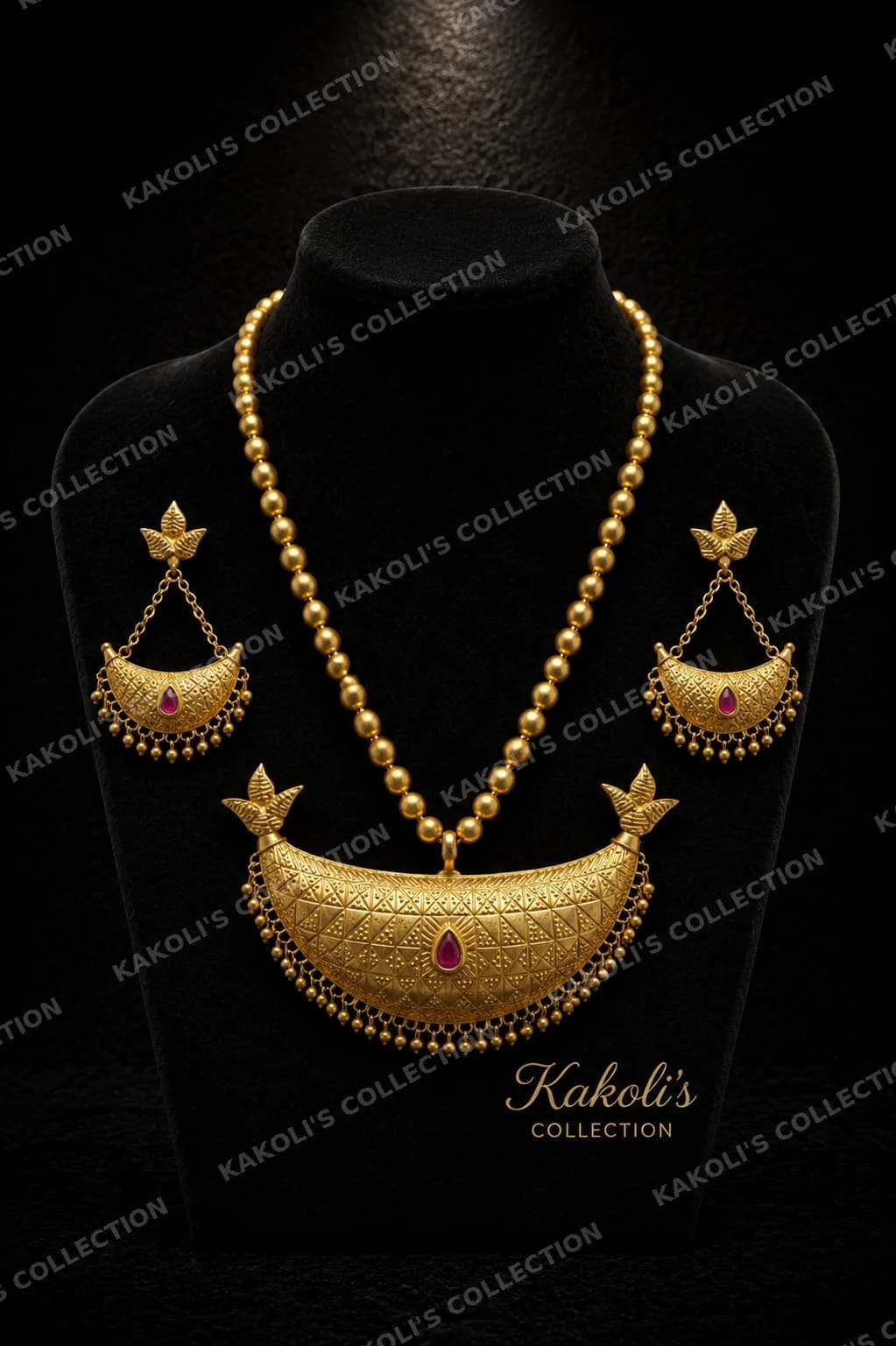 Plain Engraved Gold Junbiri with Red Stone – Assamese jewellery by Kakoli's Collection